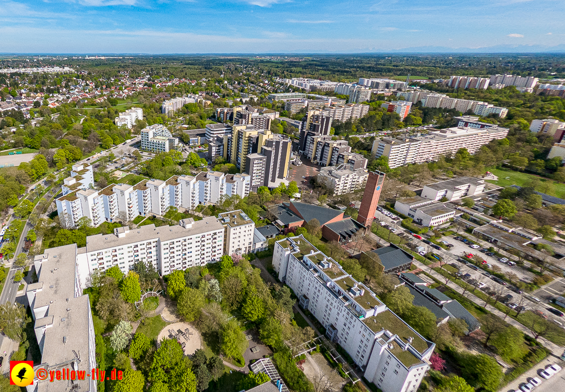04.05.2023 - Luftbilder vom Marx-Zentrum uns seiner Umgebung in Neuperlach
